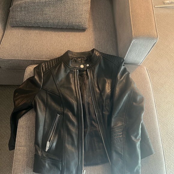 Faux leather Guess Jacket. - Picture 2 of 3